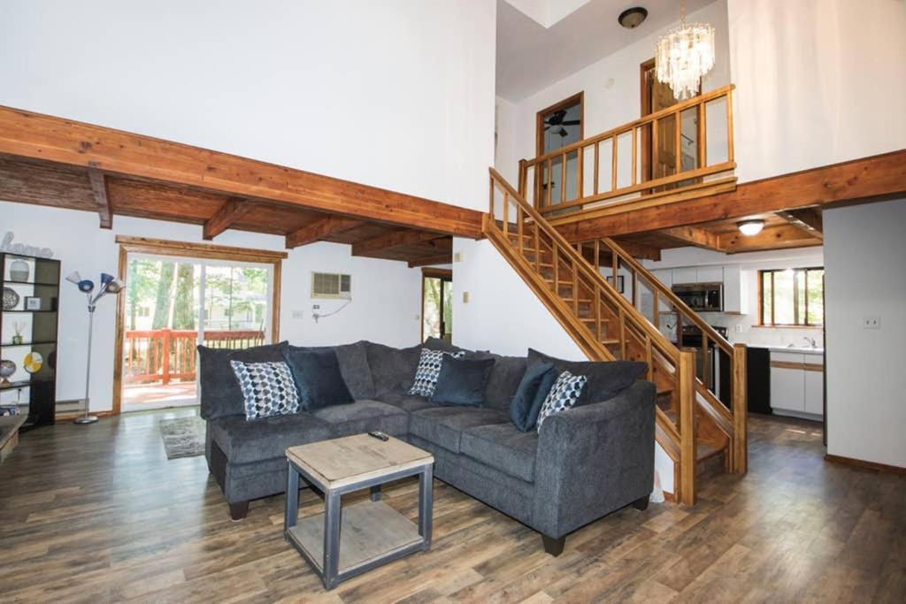 Entire 3 Bedroom Adventure Chalet, Near The Best Of The Poconos إيست سترودسبورغ المظهر الخارجي الصورة