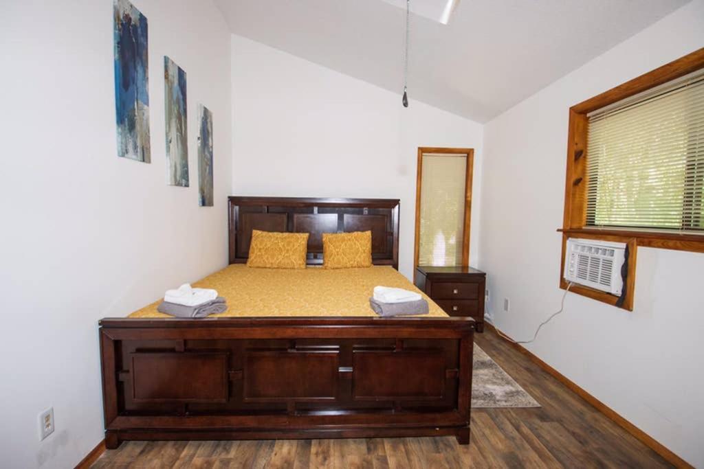 Entire 3 Bedroom Adventure Chalet, Near The Best Of The Poconos إيست سترودسبورغ المظهر الخارجي الصورة